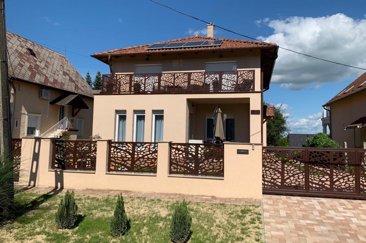 Dodi Apartman Zalakaros Luaran gambar