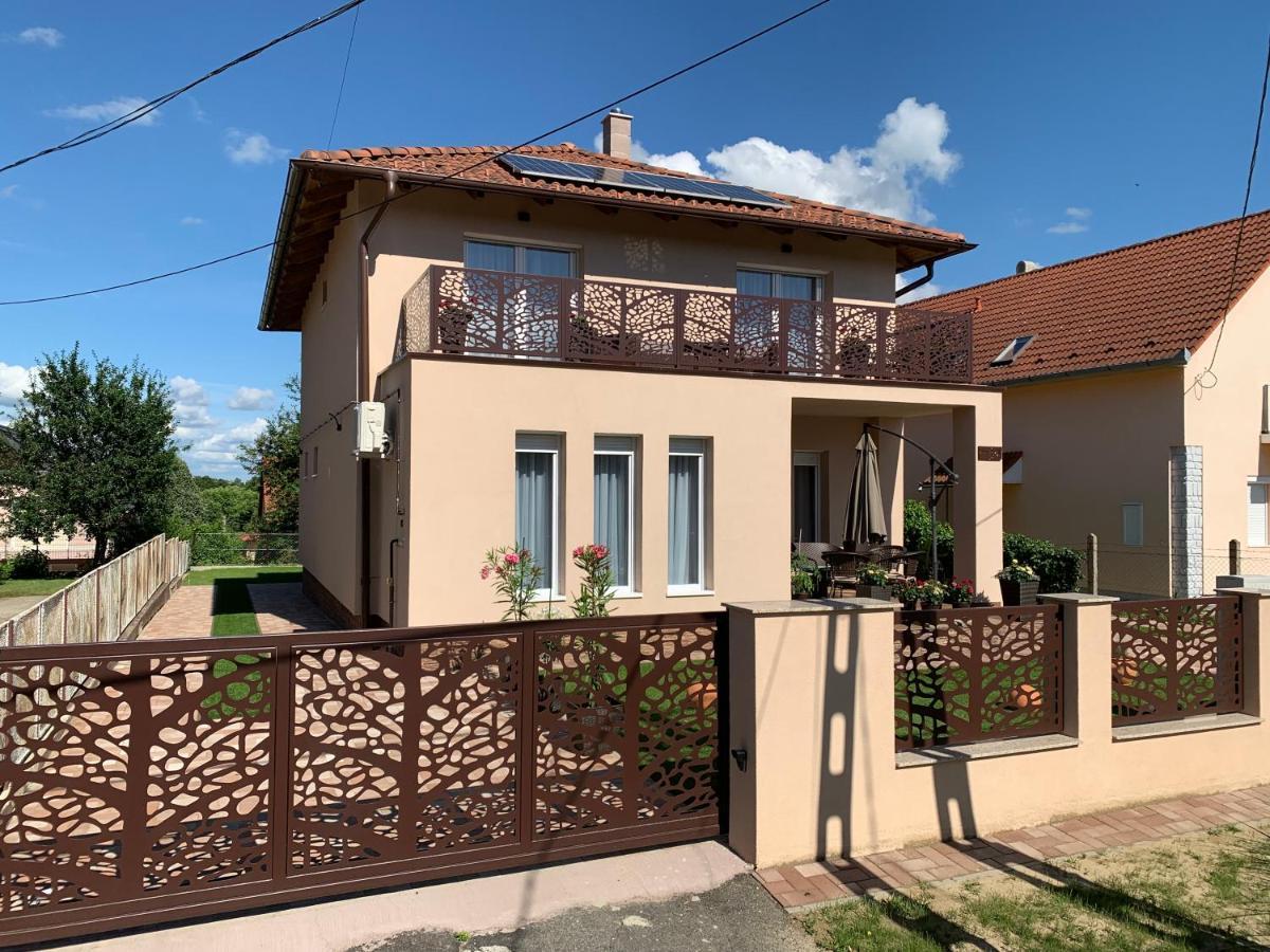 Dodi Apartman Zalakaros Luaran gambar